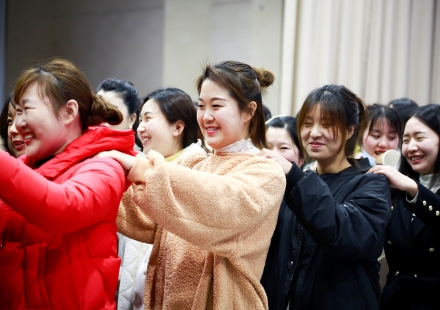 “乘风破浪的姐姐”——J9集团国际站三八节主题活动完美收官