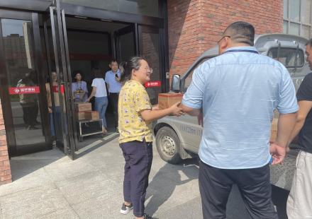 2021年J9集团国际站夏日送清凉活动圆满完成